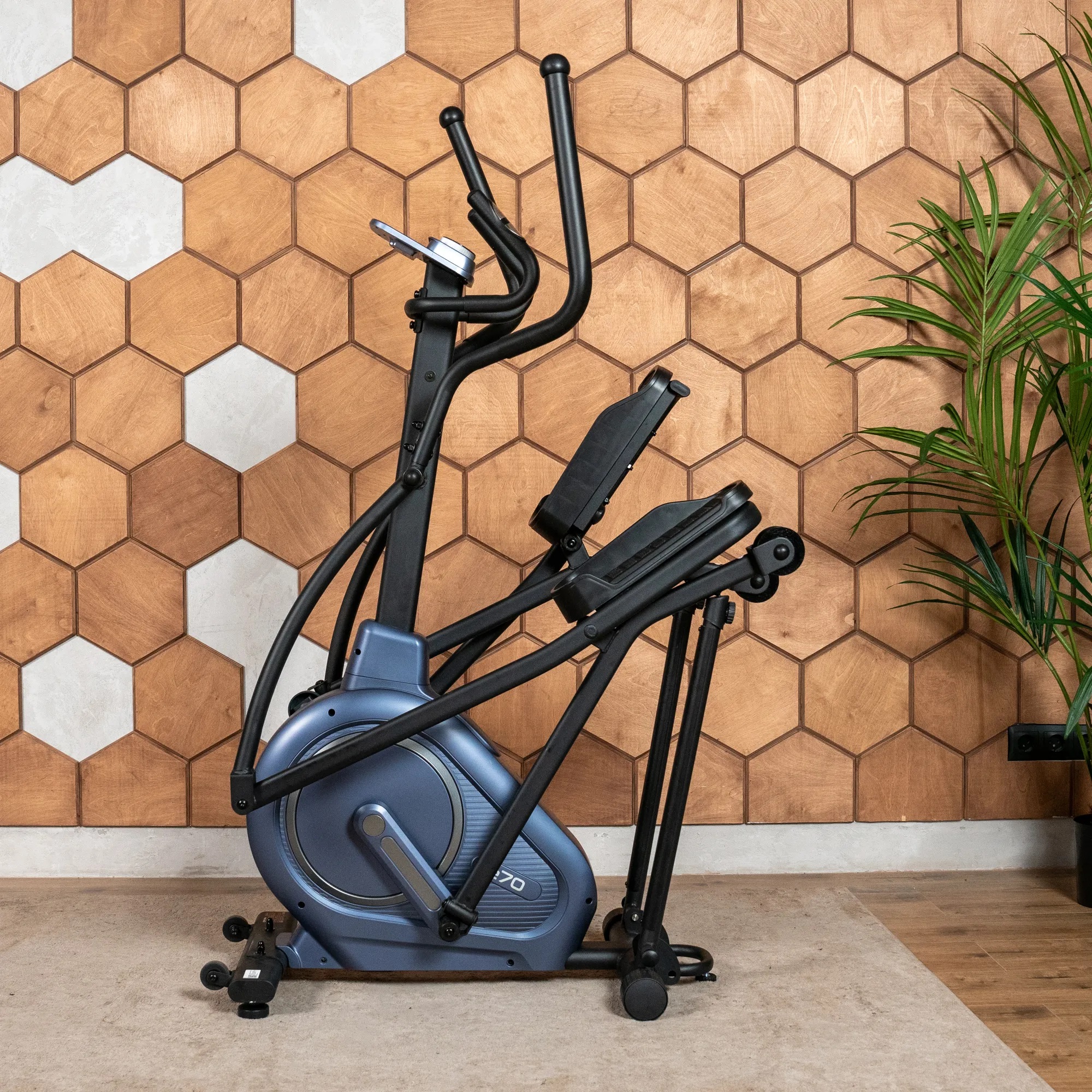 Эллиптический тренажер CARBON FITNESS E70