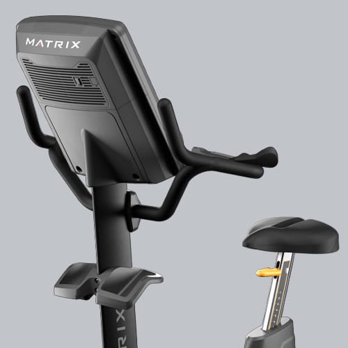 Вертикальный велотренажер MATRIX Endurance с консолью Touch Base